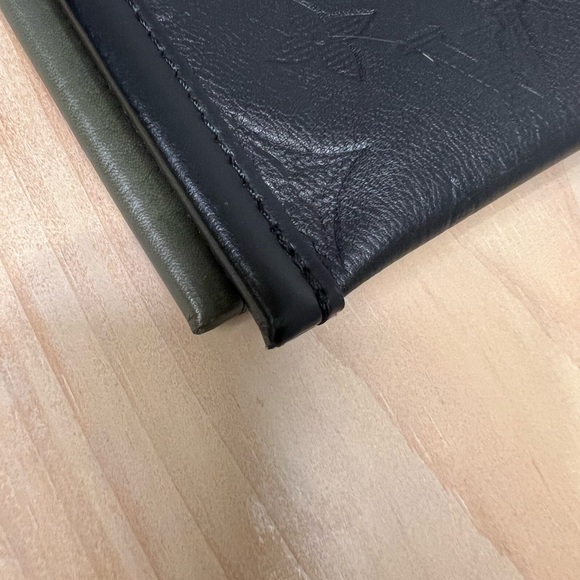 Pre-owned 2019 Monogram Shadow Double Flat Messenger Bag - Picture 8 of 16